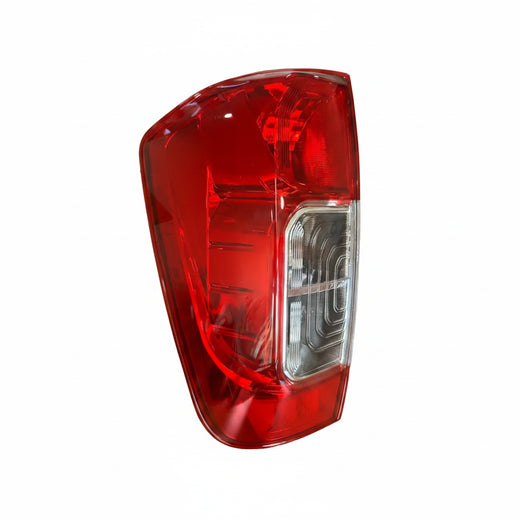 Foco Trasero Izquierdo Nissan NP300 Navara 2016-2025