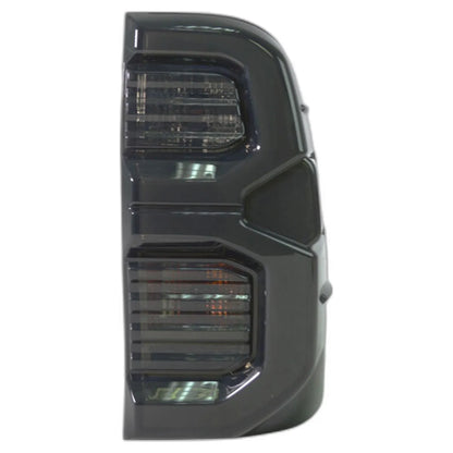 Foco Trasero Derecho Smoke Toyota Hilux 2021-2025