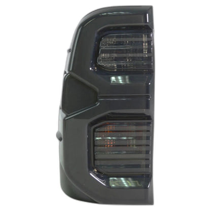 Foco Trasero Izquierdo Smoke Toyota Hilux 2021-2025