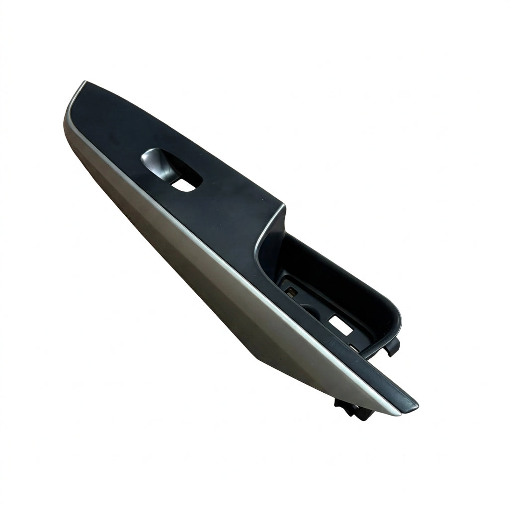 Embellecedor Puerta Delantera Derecha Usado Nissan NP300 2016-2021