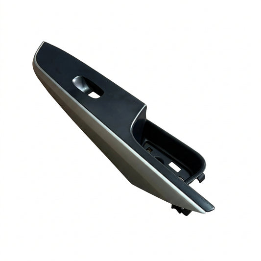 Embellecedor Puerta Delantera Derecha Usado Nissan NP300 2016-2021
