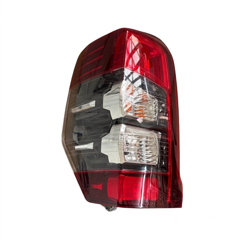 Foco Trasero Izquierdo Usado Mitsubishi L200 2019-2024