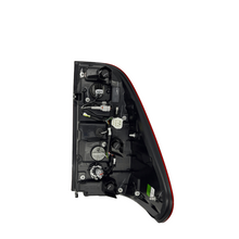 Foco Trasero Izquierdo LED Toyota Hilux Revo 2019-2025