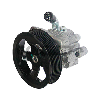Bomba Dirección Hidráulica Toyota Hilux de GoMotors vista frontal con polea negra y cuerpo metálico