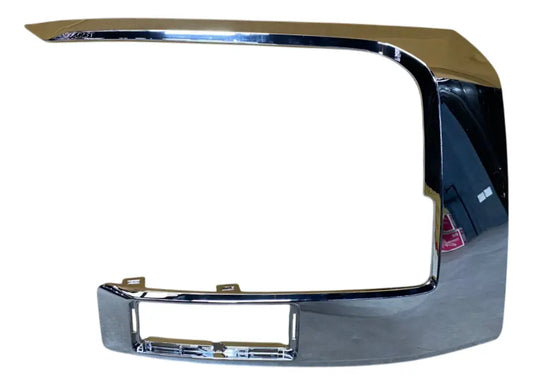 Moldura Cromada Derecha de Parachoque Delantero Mitsubishi L200 2025-2026